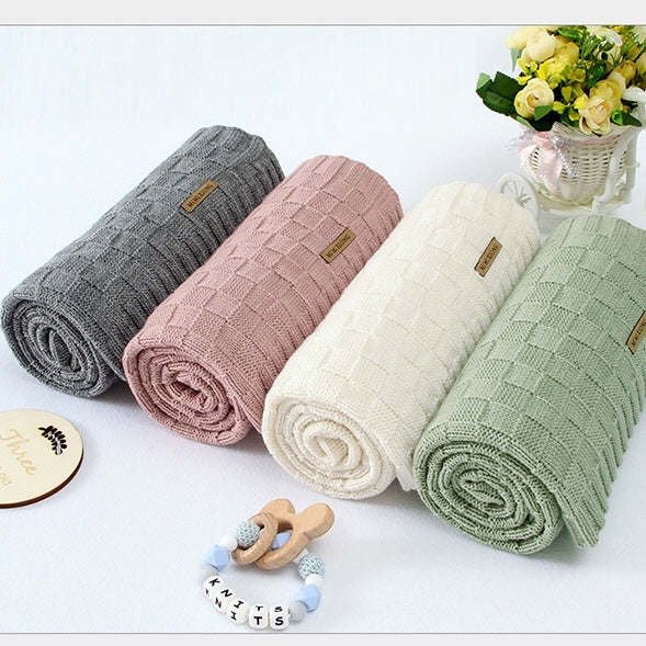 Kids Logo Patched Design Solid Color Knittted Warm Blanket (Size/Age: Average Size (0-12Y), Color: Green)